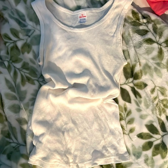 White tank - Picture 1 of 2